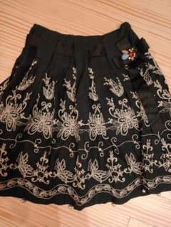 ロイスクレヨン 刺繍 スカート 黒 オールシーズン 結婚式のサムネイル