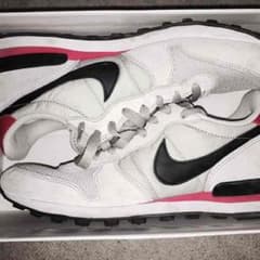 ナイキ インターナショナリスト NIKEのサムネイル