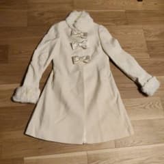 ジーザスディアマンテ 3つリボンバルドーコート 白 - メルカリ