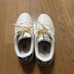 スニーカーのサムネイル
