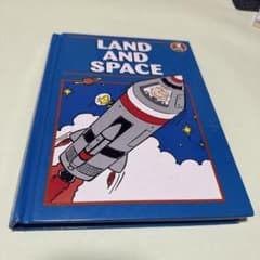 PEANUTS LAND AND SPACE 洋書 スヌーピーのサムネイル
