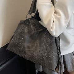 CHAIKA & KILTER スタッズ ショルダーバッグ ブラックのサムネイル