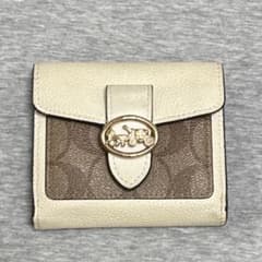 COACH 二つ折り財布のサムネイル