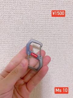 Supreme Sロゴ カラビナ キーホルダー - メルカリ