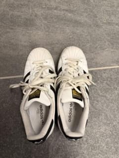 adidas SUPERSTAR ホワイト ブラック 22.5cmのサムネイル