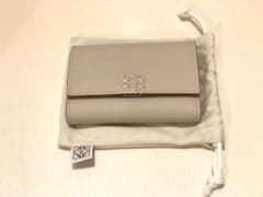【お値下げします様専用】LOEWE ロエベ 財布 国内正規店購入 アナグラムのサムネイル