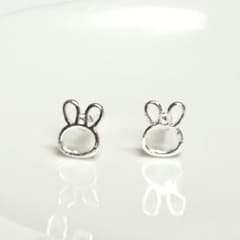 Thumbnail of ピアス うさぎ ウサギ うさ耳 ウサ耳 シルバー シルエット くり抜き 動物