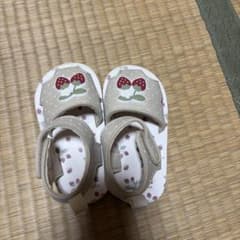 キッズ サンダル いちご柄 ベージュ 15cmのサムネイル