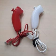 Wiiヌンチャク 赤 白 2個セットのサムネイル