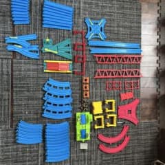 プラレールパーツセット　多数の色と種類のサムネイル