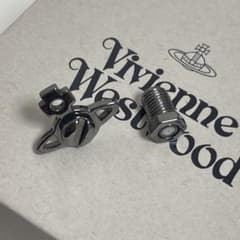 Vivienne Westwood 片耳用ピアス ボルト ガンメタ 本体のみ - メルカリ