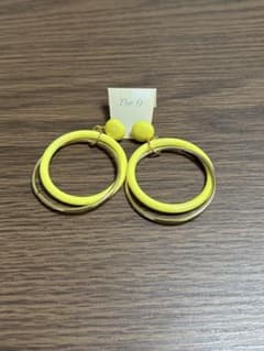 イエロー ダブルサークル ピアスのサムネイル