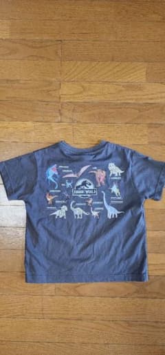 美品 Jurassic World ジュラシックワールド Tシャツ 130