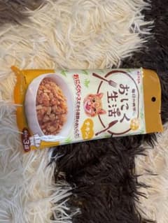 キャットフード　詰め合わせのサムネイル