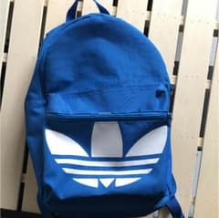 adidasリュックのサムネイル