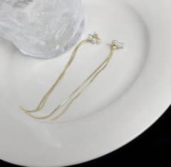パール ピアス ロング 揺れる レディース ゴールド 華やか アクセサリーのサムネイル