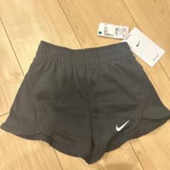 新品Nike90センチ　ブラックショートパンツのサムネイル