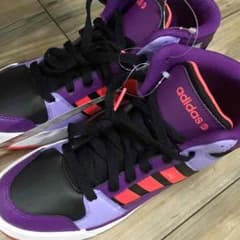 adidas 新品のサムネイル