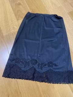 黒のレース装飾タイトスカート ひざ丈のサムネイル