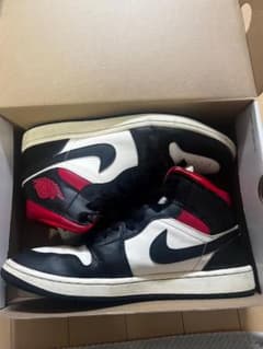 NIKE AIR JORDAN 1のサムネイル