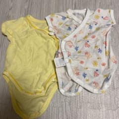 ユニクロ 肌着 ロンパース　黄色のサムネイル