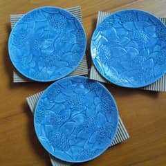 食器　青色の花模様皿 3枚セットのサムネイル