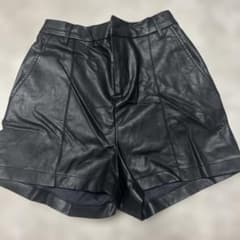 フェイクレザー ショートパンツ ブラックのサムネイル
