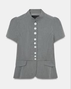 ZARA ボタン付きピンストライプトップスのサムネイル