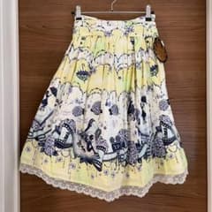 新品　水彩の恋空と雨音のしらべ柄　スカートのサムネイル