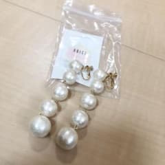 再値下げしました【未使用】パールイヤリングのサムネイル