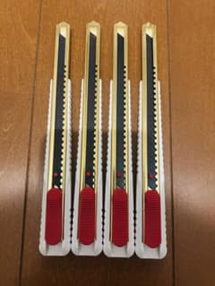 カッターナイフ 4本セット 職専ロングのサムネイル