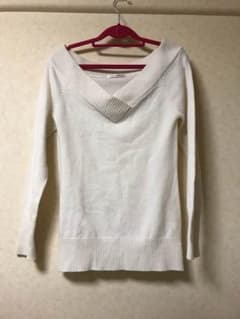 白ニット オフショルのサムネイル