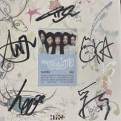 ILLIT 1stミニアルバム『SUPER REAL ME』全員分サイン付きのサムネイル