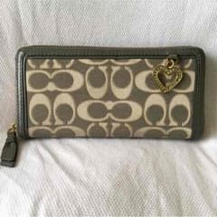 coach長財布値下げしました。5300〜4300円のサムネイル