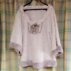 ポンチョっぽいニット服のサムネイル