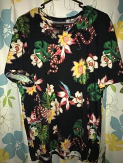 花柄tシャツのサムネイル