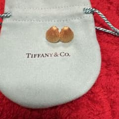 Tiffany & Co. 貝殻型ピアス - メルカリ