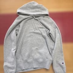 ア*ー様 グレー フード付きパーカー Champion 値下げ中のサムネイル