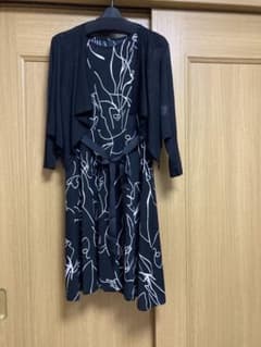 ボレロ付き ノースリーブワンピース ブラック ホワイトのサムネイル