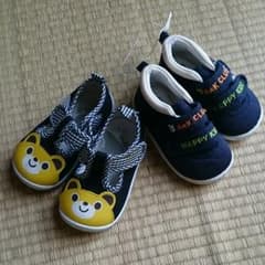 ひなたろう様☆子供用の靴(13.5㎝)写真右側のサムネイル