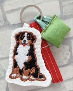 ハンドメイド 刺繍 バーニーズ 犬 ストラップ ミニバッグキーホルダー