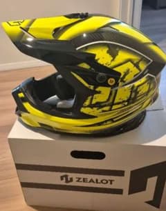 ZEALOTカーボン モトクロスMTB ヘルメット イエロー/ブラックMサイズ ZEALOTカーボン モトクロスMTB ヘルメット イエロー/ブラックMサイズ