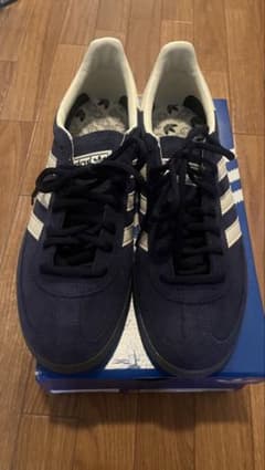 adidas SPEZIAL ネイビー スニーカーのサムネイル