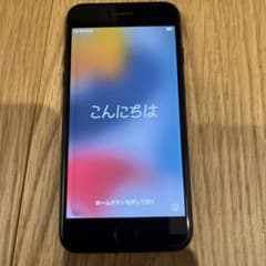 iPhone 7 ブラック 本体　auのサムネイル