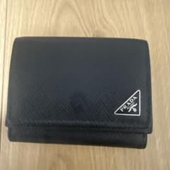 PRADA サフィアーノレザー 三つ折り財布 ブラックのサムネイル