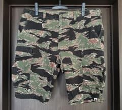 A BATHING APE タイガーカモ カーゴショーツ Lのサムネイル