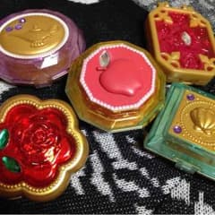 ディズニープリンセス ガチャのサムネイル