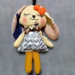 うさぎ ぬいぐるみ チャーム マスコット ミナペルホネン - メルカリ