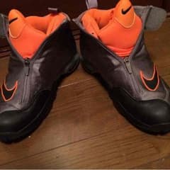 Nikeのサムネイル