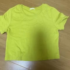 GU 半袖 クロップドTシャツ ライムグリーン　Sサイズのサムネイル
